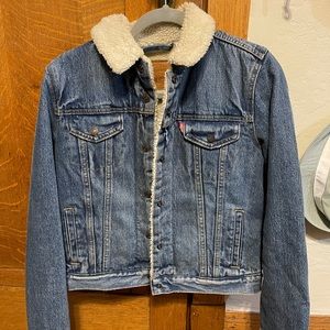 BRAND NEW WOMENS LEVI’S JEAN JACKET